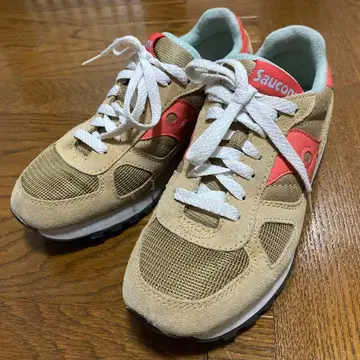 Saucony 스니커즈 베이지/코랄