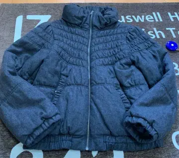 다크 그레이 다운 자켓 심플한 아우터 사이즈 M 복슬복슬하고 부드러운