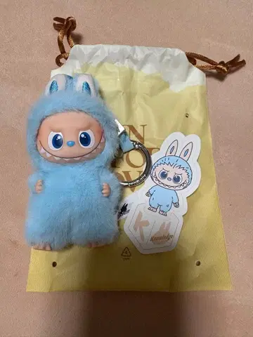 THE MONSTERS PIN FOR LOVE 라브브 K