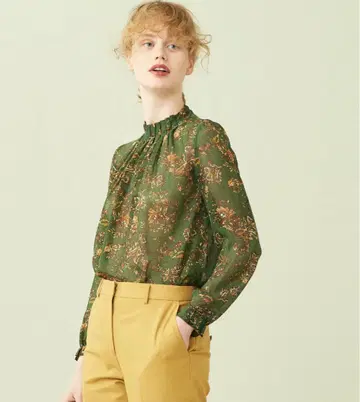 TOMORROWLAND 실크 캐시미어 플라워 프린트 넥 개더 블라우스