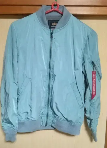 ALPHA MA-1 (L2b) 자켓 라이트 블루 레어 색상