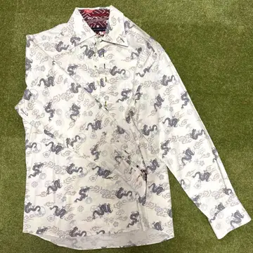 드래곤 패턴 화이트 긴팔 셔츠