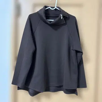 [ 히로코비스 ] 다크 브라운 하이넥 트레이닝복