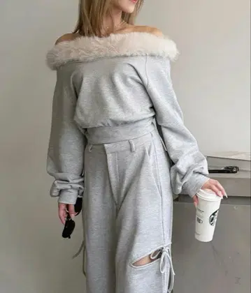 로얄 파티 퍼 달린 라메 쭈리 오프숄더 상의 & 팬츠