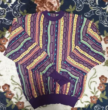 다색 스트라이프 니트 스웨터