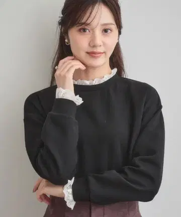 쿠튀르 브로치 프릴 디자인 종이상자 풀오버