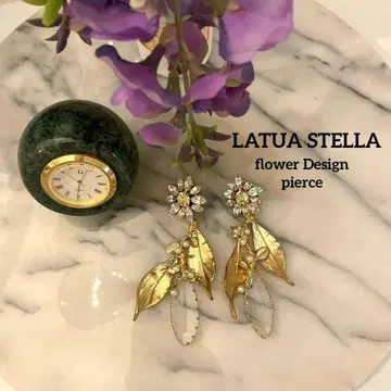[ 2만 엔 ] LATUA STELLA 플라워 디자인 귀걸이