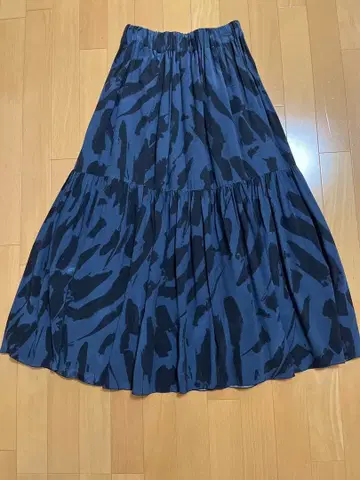 SACRA 네이비/블랙 캉캉 스커트