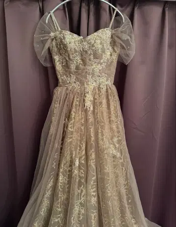 컬러 드레스 베이지/그린 계열 오프숄더 연주회용 드레스