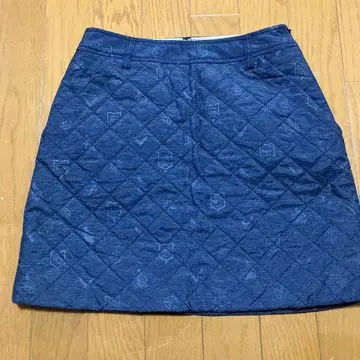 캘러웨이 네이비 퀼팅 스커트