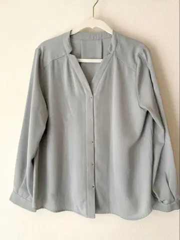 [ URBAN RESEARCH ] V넥 긴팔 블라우스