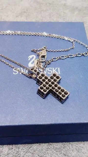 예쁘다고 생각합니다 스와로브스키 은색 목걸이