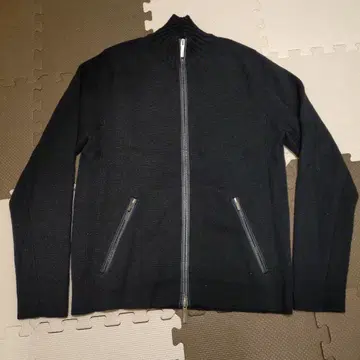 블랙 풀 집업 니트 스웨터