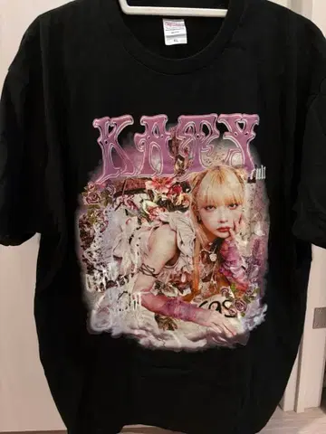 카티 생탄 T셔츠