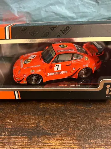 ixo MODELS MOC 210 RWB 993 1/43