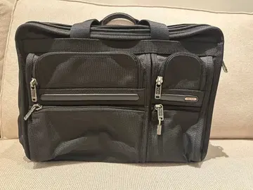 블랙 비즈니스 백 락 포함 26141D4