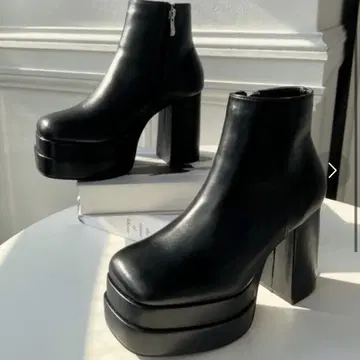 moment+ 더블 스톰 스퀘어토 숏부츠