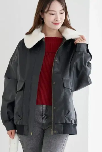 퍼 달린 인조 가죽 오버사이즈 자켓