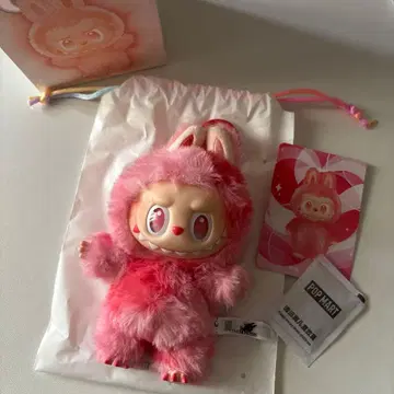 POPMART THE MONSTERS Big into Energy