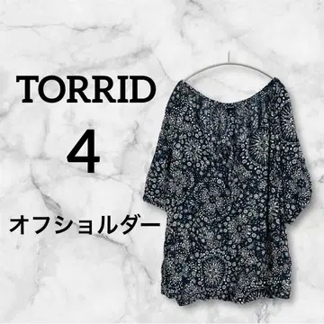 TORRID [ 4 ] 꽃무늬 오프숄더 상의 네이비