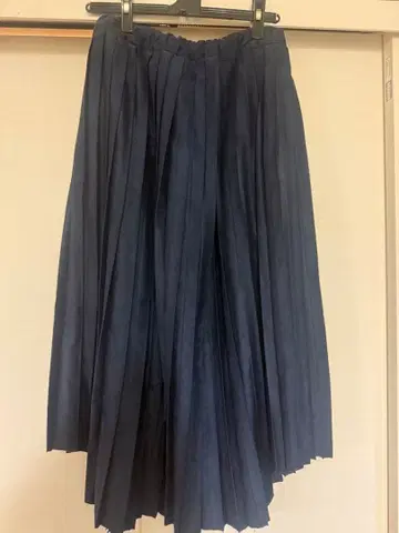 주카 네이비 플리츠 롱 스커트
