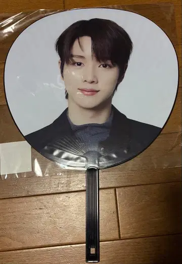 RIIZE 성찬 BIG 부채 SUNGCHAN