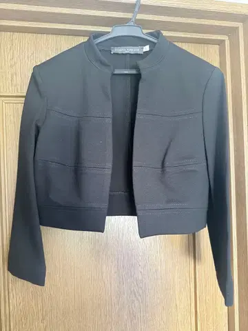 SANDROFERRONE 노카라 크롭 자켓 블랙 미사용 새상품