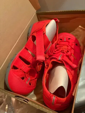 Keen 박스 포함 EU 35 22 cm