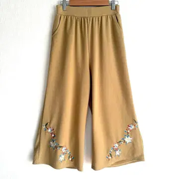 [ 파크걸 ] 꽃무늬 자수 와이드 팬츠 가우초 베이지