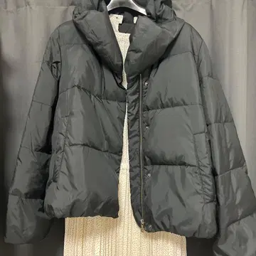 LE SOUK 블랙 다운 점퍼