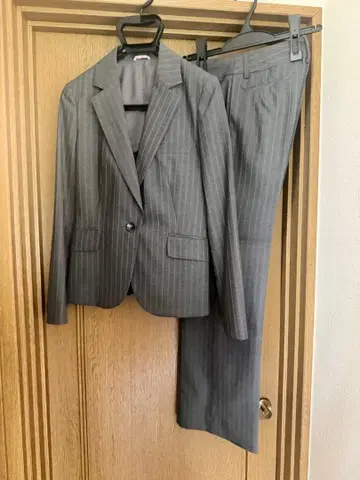 스트라이프 패턴 그레이 수트 셋업 상하의