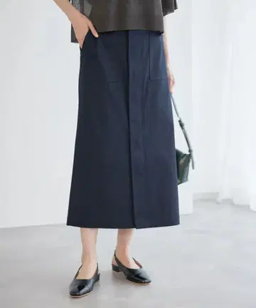 [ 미사용 새상품 ] 로페피크닉 밀리터리 베이커 스커트 사이즈 L 네이비