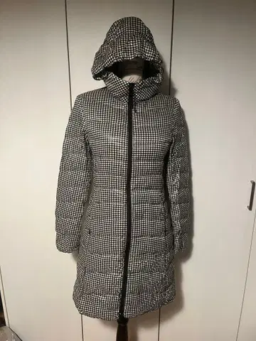 화이트 블랙 체크 하운드투스 다운 자켓 롱 기장 유니클로