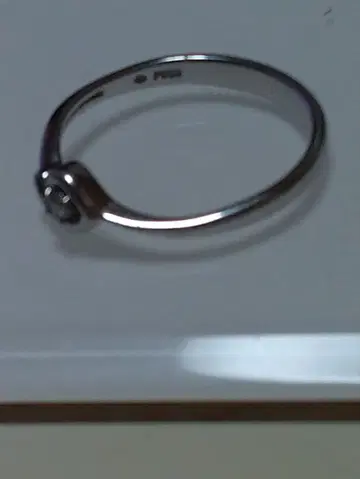화이트 골드 다이아몬드 반지