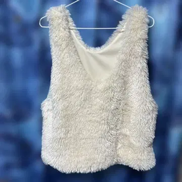 새상품 미사용! 화이트 퍼 슬리브리스 베스트