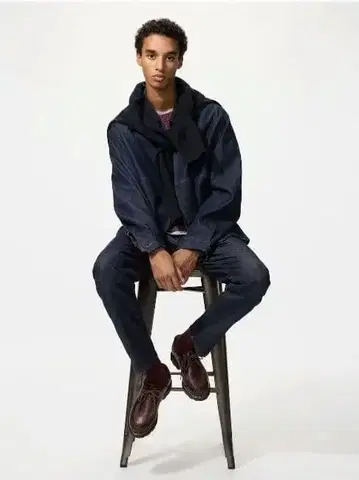 이번 시즌 유니클로 EZY 청바지 M