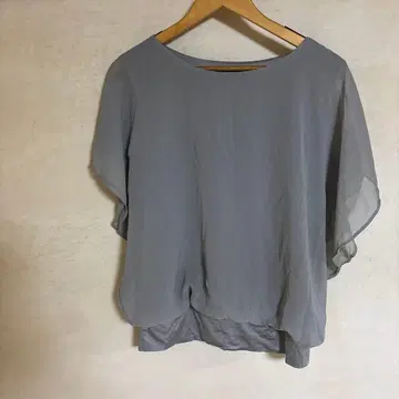 그레이 프렌치 슬리브 상의