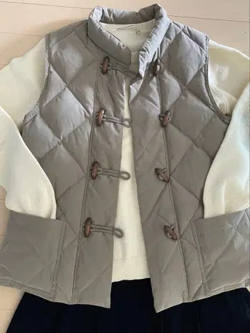 마드모아젤 논논 퀼팅 다운 베스트