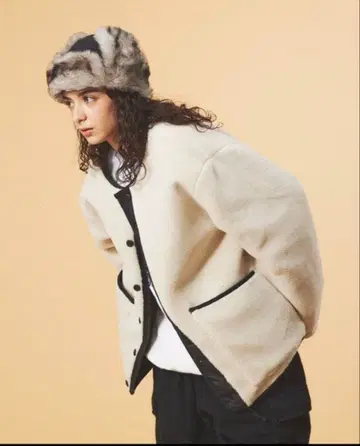 TAION 리버서블 크루넥 다운 자켓