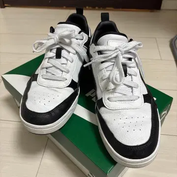 PUMA 드리블 화이트/블랙 스니커즈