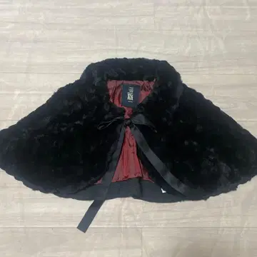 BPN 블랙 퍼 리본 포함 케이프