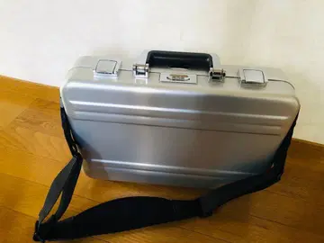 제로 할리버튼 슬림 라인 아타셰 케이스 알루미늄 케이스 실버