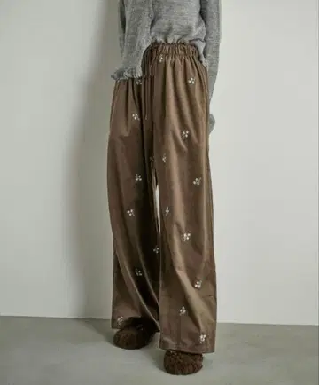 플라워 자수 벨로아 이지 팬츠 THE YOn