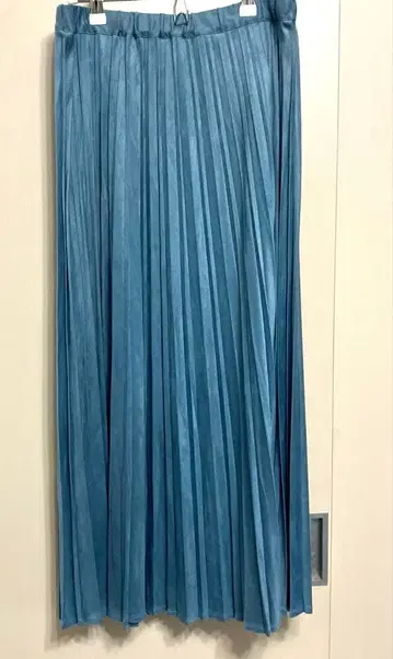 블루 플리츠 스커트