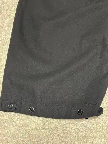 YARRA 밑단 버튼 조정 팬츠