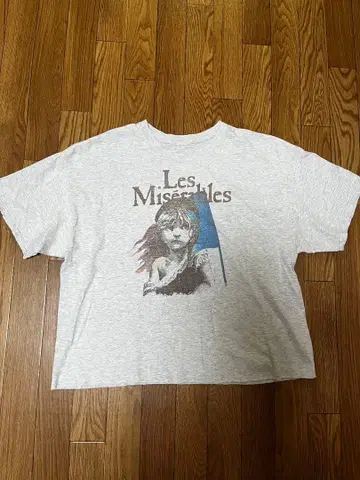 레 미제라블 그래픽 티셔츠