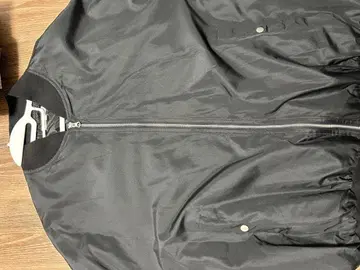 블랙 나일론 봄버 자켓