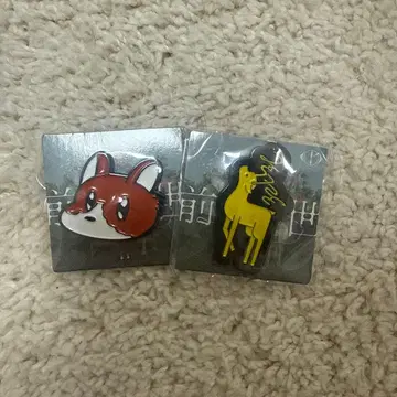 요루시카 전생 재연 핀 배지 2개 세트