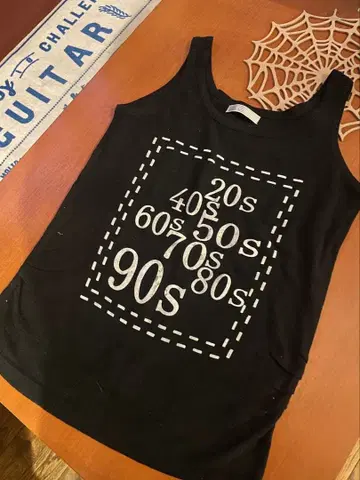 빈티지 프린트 탱크탑 블랙