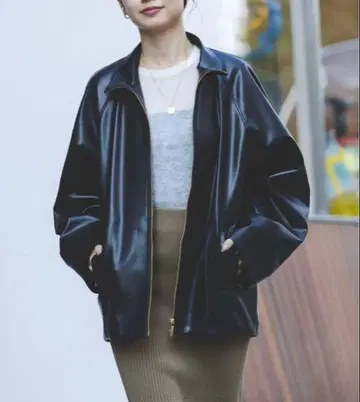 NOBLE 인조 가죽 스탠드 카라 코쿤 블루종